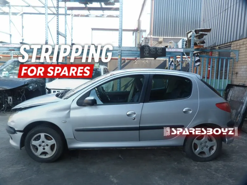 2005 Peugeot 206 10FX view 4