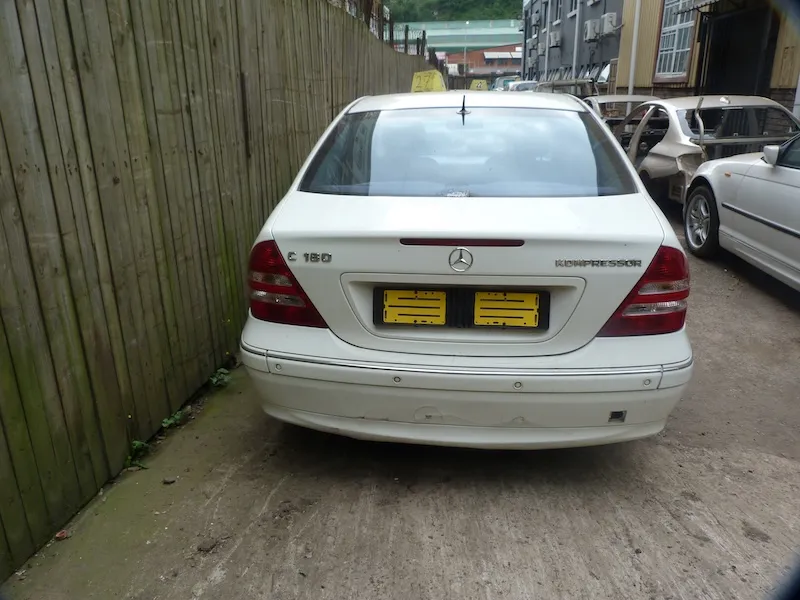 2007 Mercedes-Benz C-Class  view 4