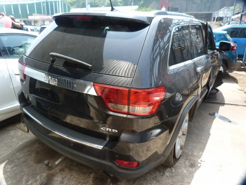 2013 Jeep Grand Cherokee  view 4