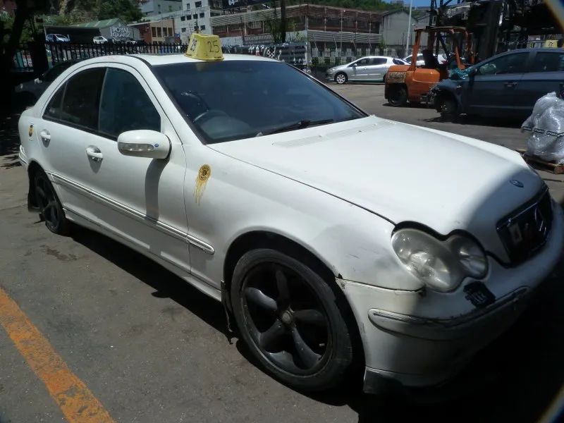 2003 Mercedes-Benz C-Class  view 6