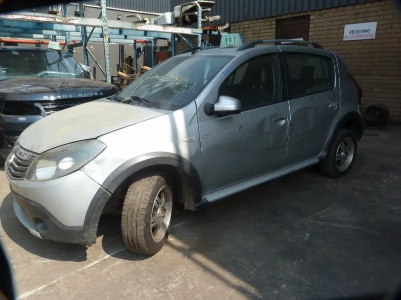 2013 Renault Sandero K7M view 5