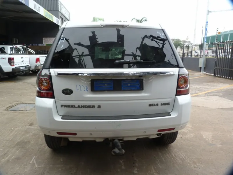 2013 Land Rover Freelander view 4