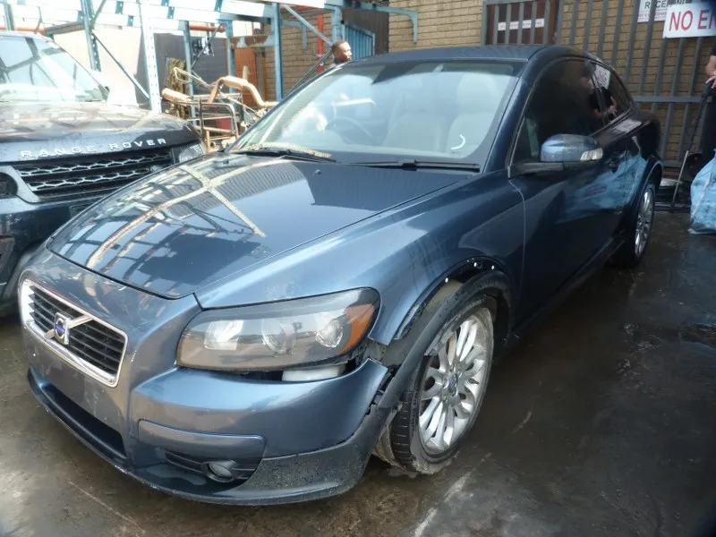 2008 Volvo C30 view 3