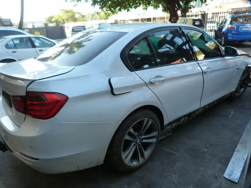 2012 BMW 3 Series N20 view 5
