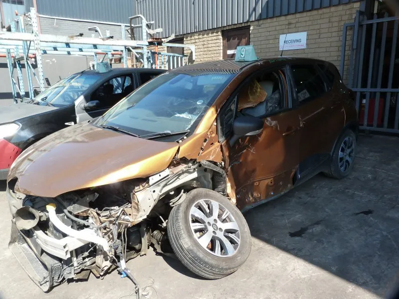 2019 Renault Captur H4B view 4