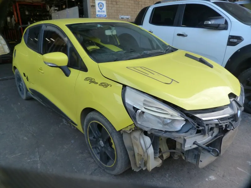 2015 Renault Clio view 4