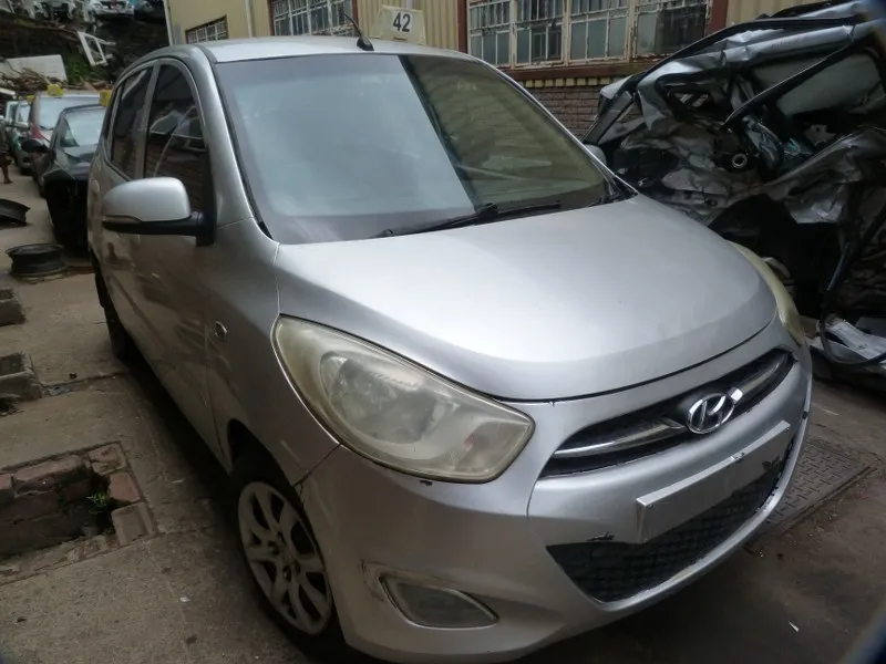 2012 Hyundai i10  view 3
