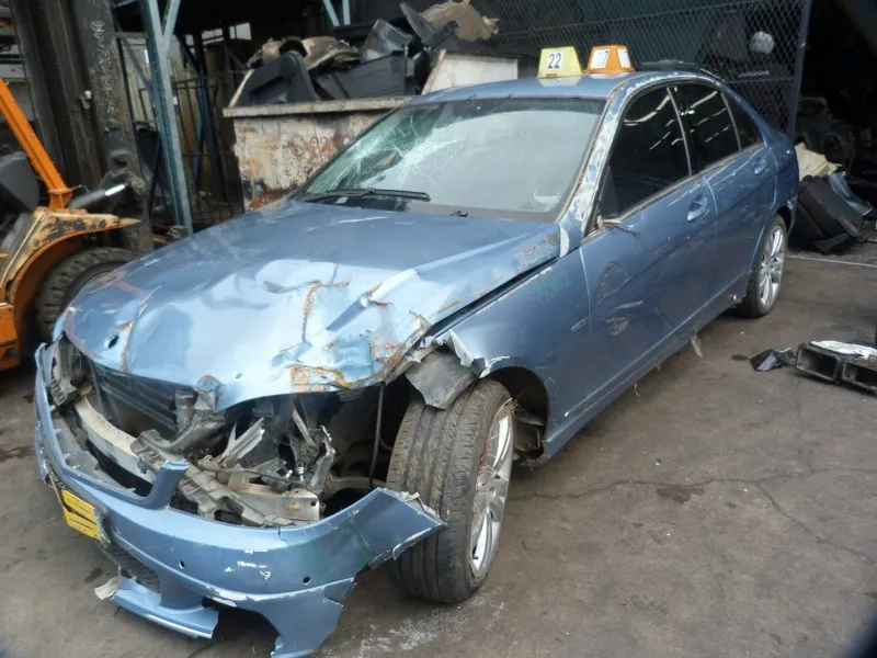 2009 Mercedes-Benz C-Class 2719 view 3