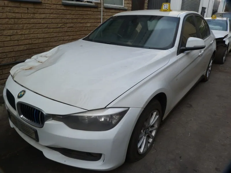 2014 BMW 3 Series view 2