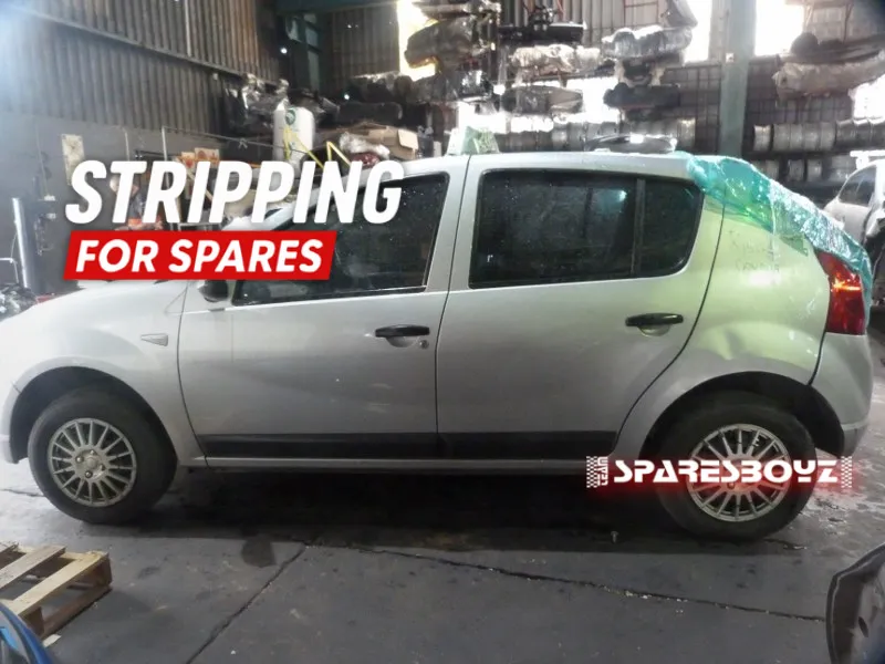 2011 Renault Sandero  view 4