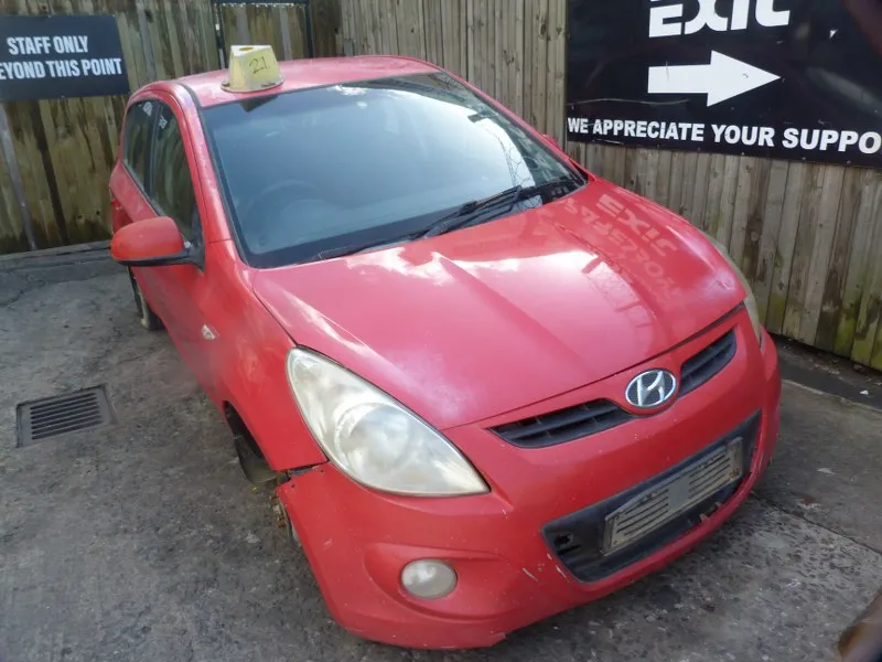 2009 Hyundai i20 G4FA view 3