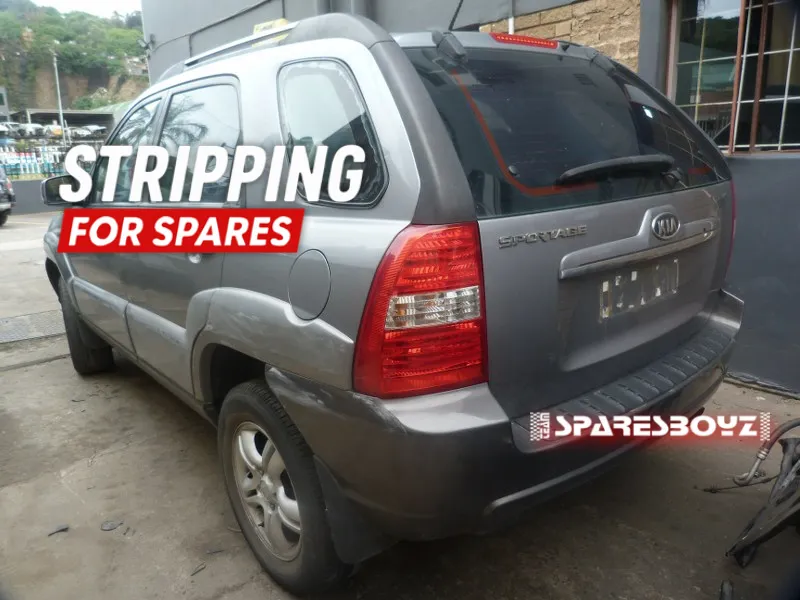 2004 Kia Sportage view 5