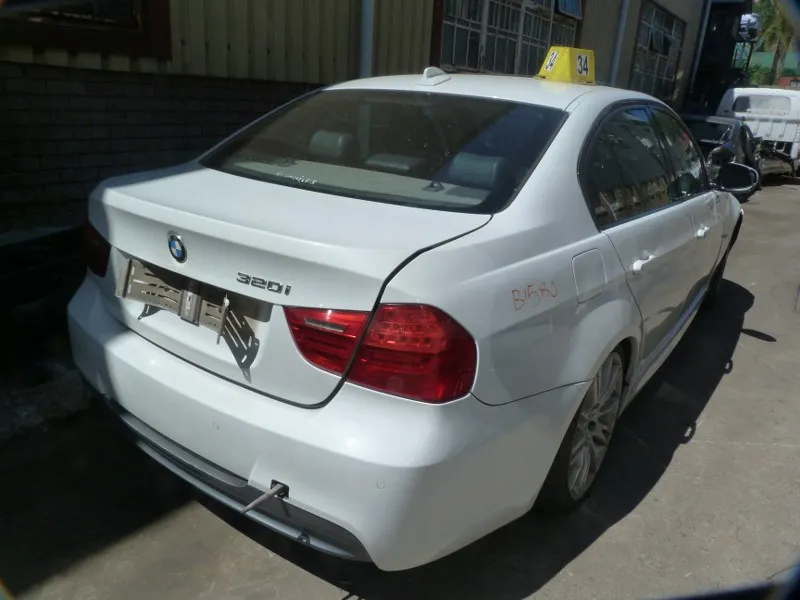 2011 BMW 3 Series N46 view 5