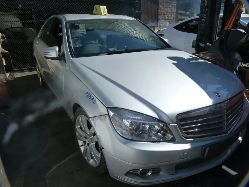 2011 Mercedes-Benz C-Class 2718 view 3