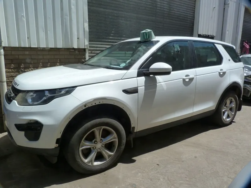 2016 Land Rover Discovery Sport  view 4