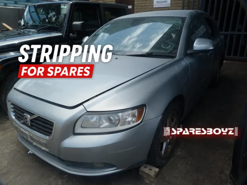 2010 Volvo S40 view 3