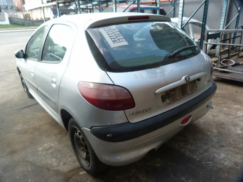 2003 Peugeot 206 10F view 6