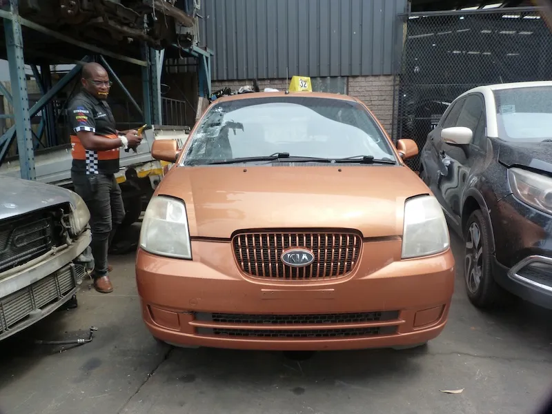 2005 Kia Picanto G4HG view 2
