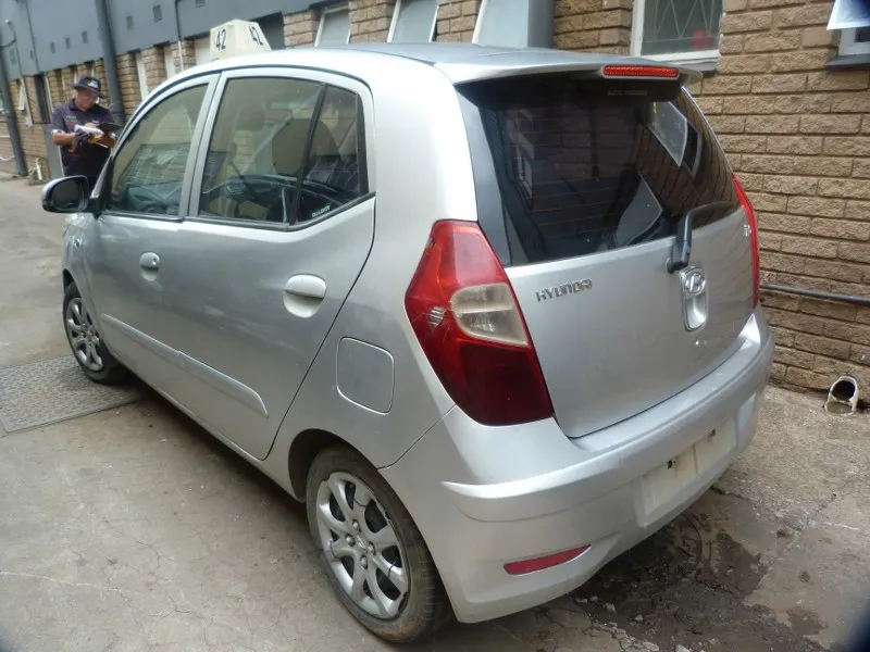 2012 Hyundai i10  view 5