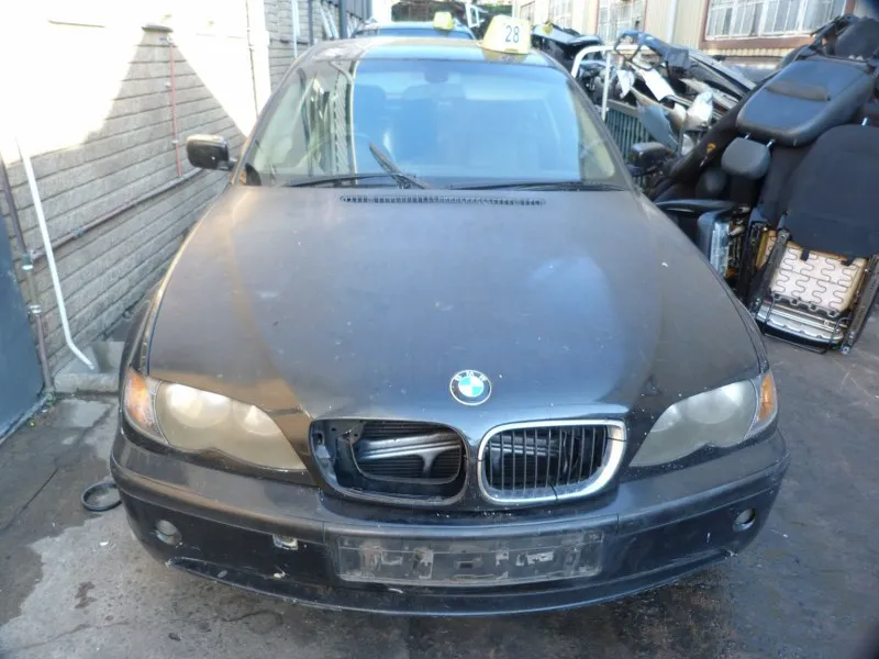 2003 BMW 3 Series N42 view 2