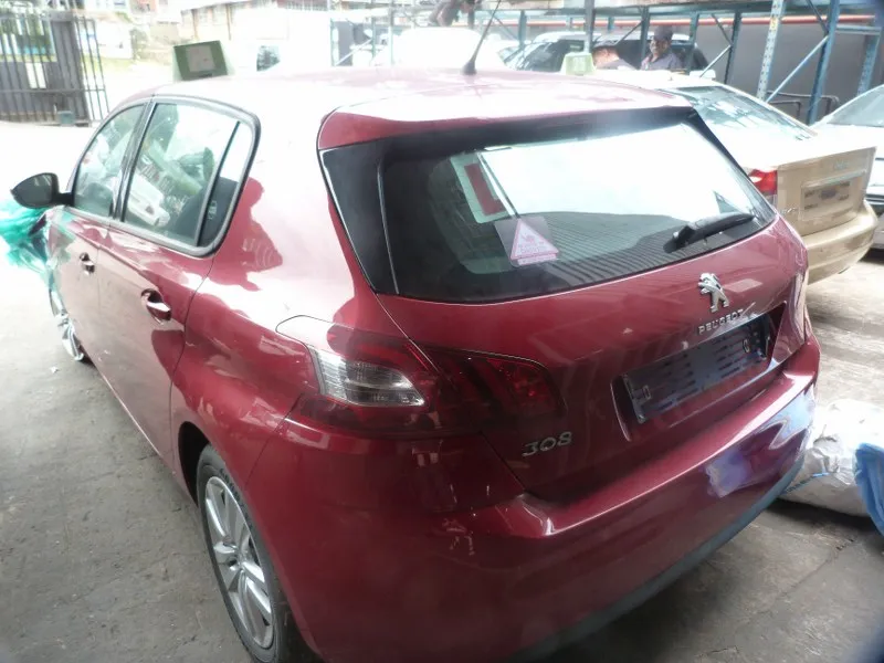 2016 Peugeot 308 10XV view 6