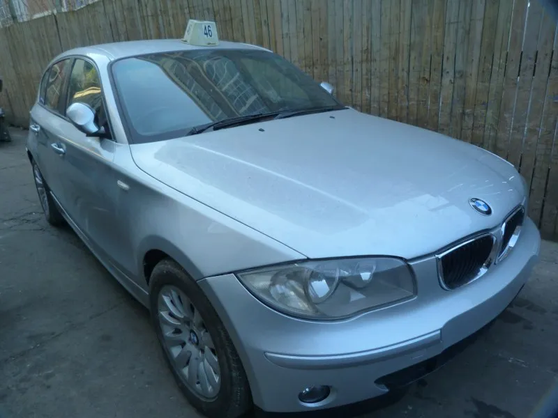 2005 BMW 1 Series view 3