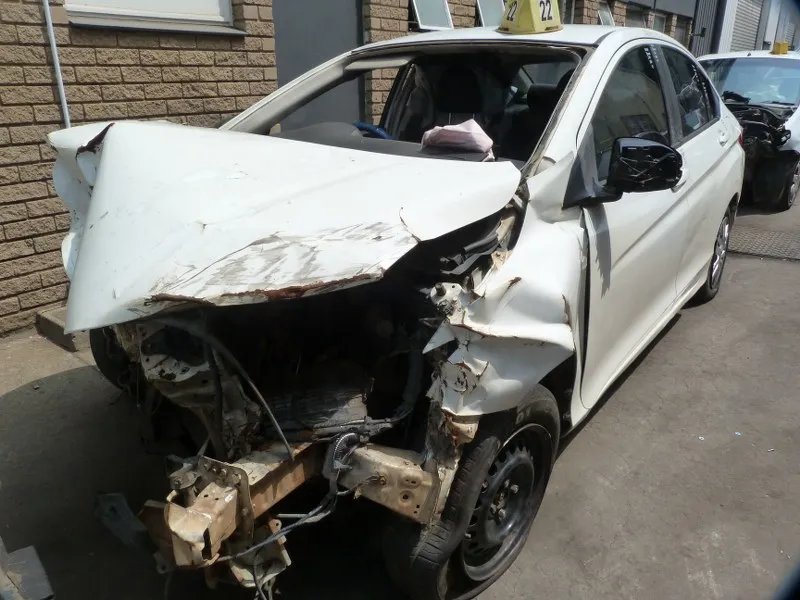 2015 Honda Ballade L15Z1 view 5