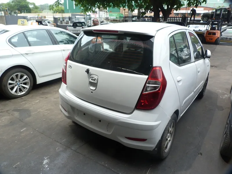 2013 Hyundai i10 G4HG view 6