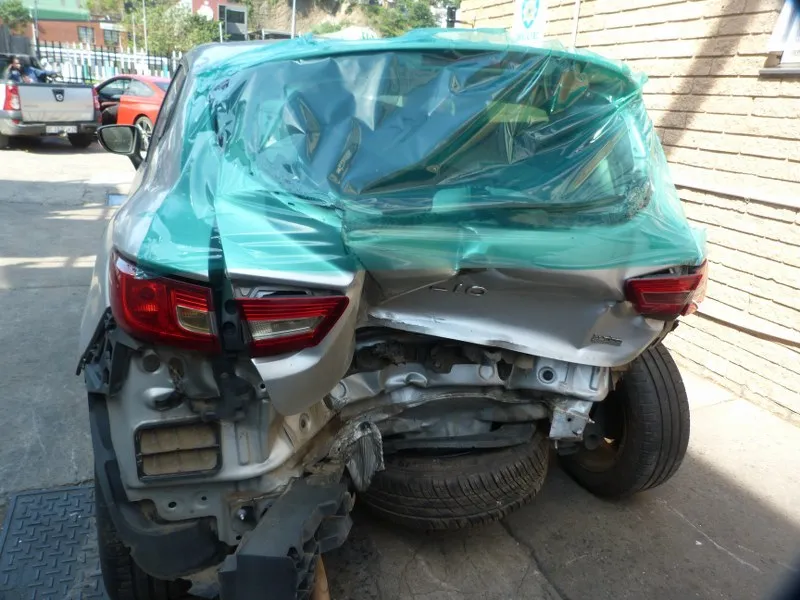 2015 Renault Clio  view 6