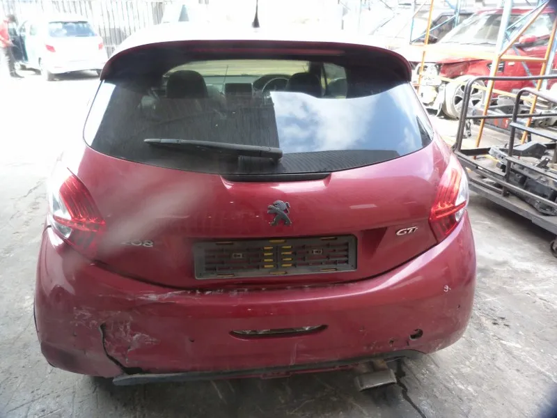 2014 Peugeot 208 10FK view 5