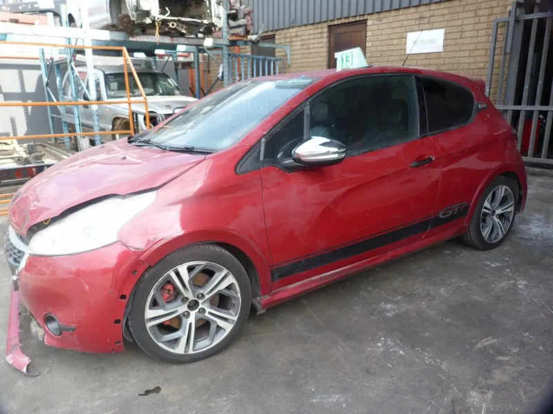 2014 Peugeot 208 10FK view 4