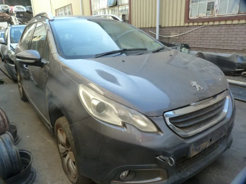 2015 Peugeot 2008 10FH view 2