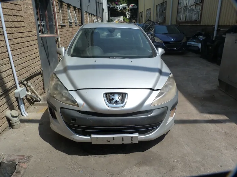 2010 Peugeot 308 10FH view 2