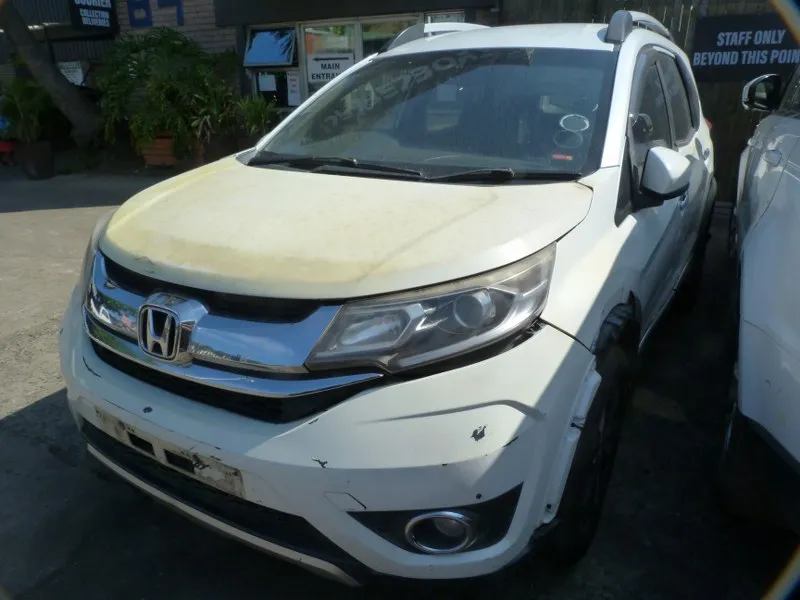 2017 Honda BR-V L15Z1 view 3
