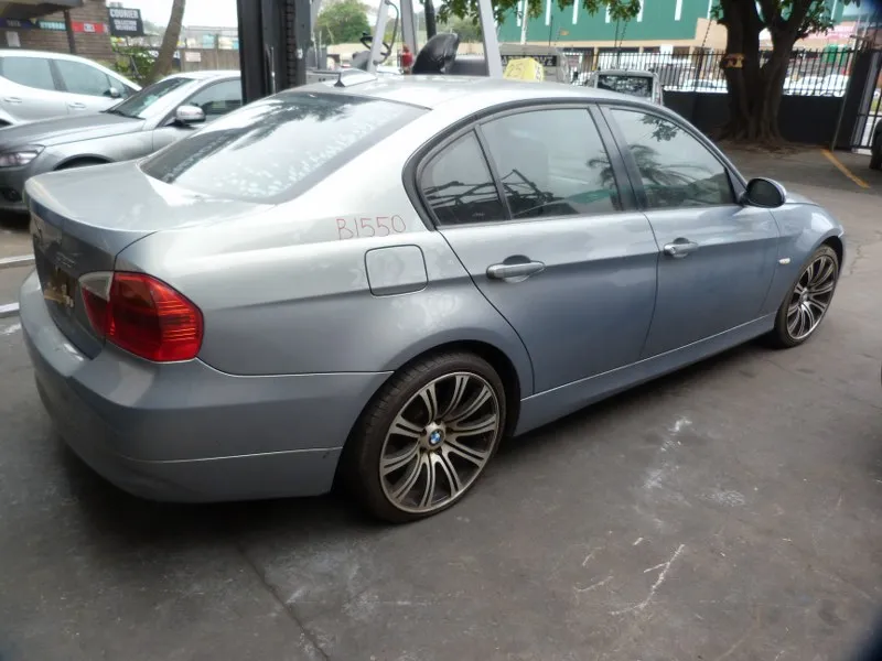 2007 BMW 3 Series view 2