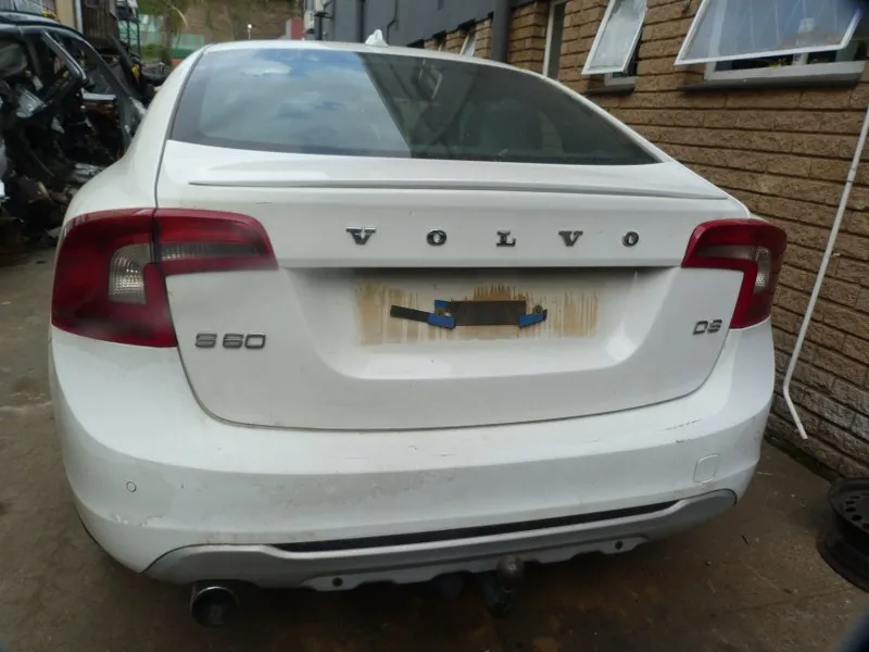 2013 Volvo S60 D5204T3 view 4