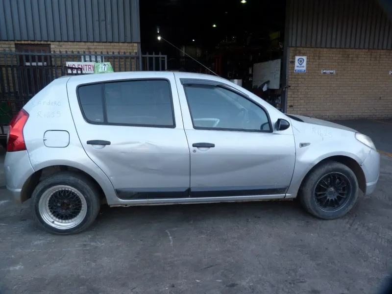 2012 Renault Sandero K7M view 5