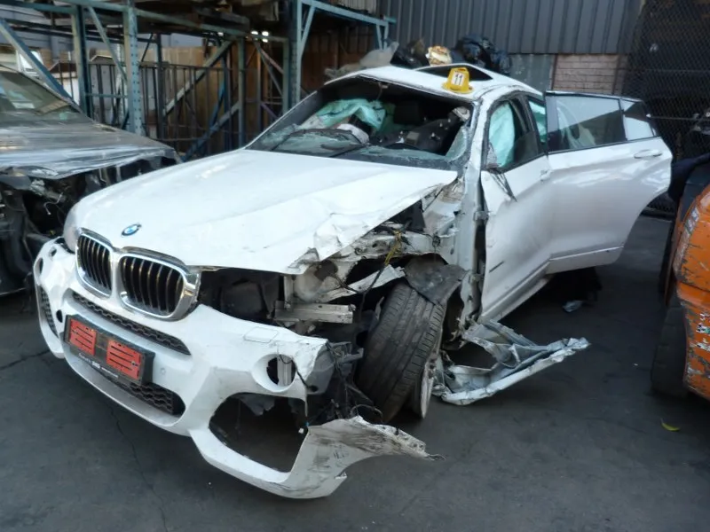 2015 BMW X4 B47 view 4