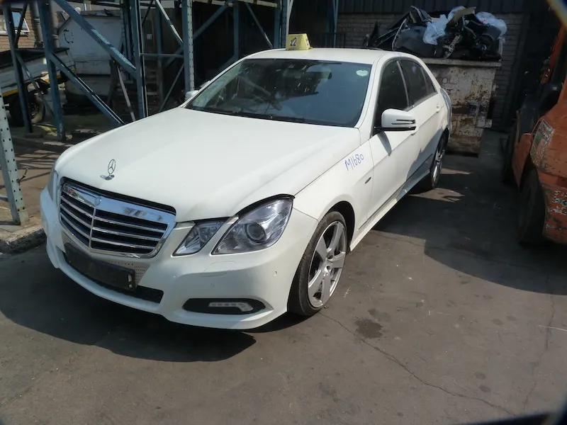 2010 Mercedes-Benz E-Class  view 2