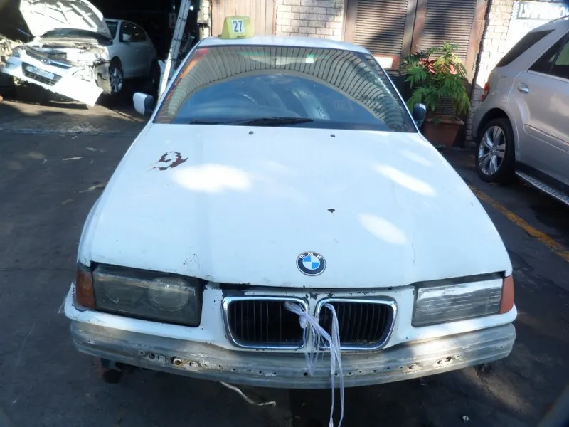 1997 BMW 3 Series M43 view 2