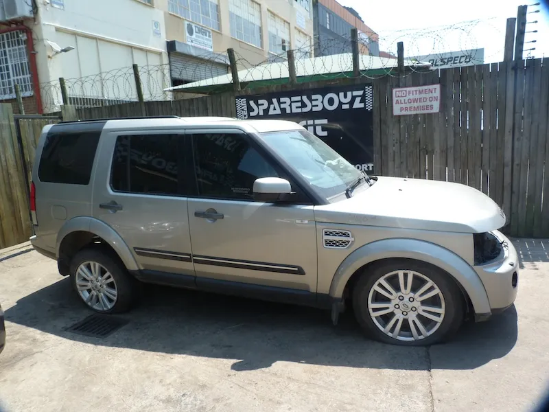 2012 Land Rover Discovery 4  view 4