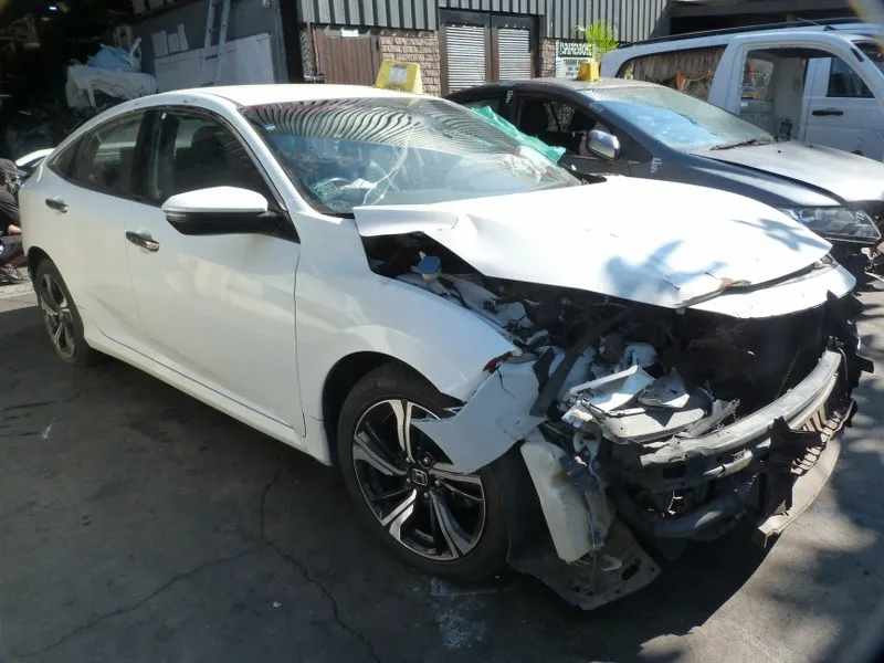 2017 Honda Civic view 3