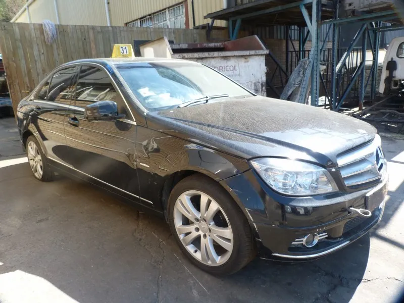 2010 Mercedes-Benz C-Class 2718 view 4