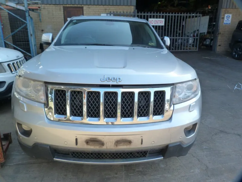2012 Jeep Grand Cherokee WK2 view 2