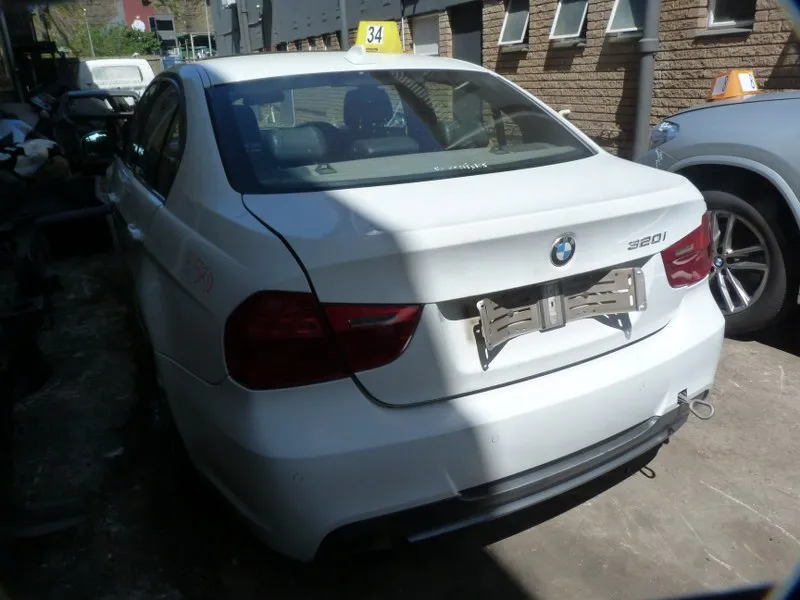 2011 BMW 3 Series N46 view 6