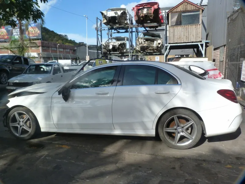 2015 Mercedes-Benz C-Class 274 view 7