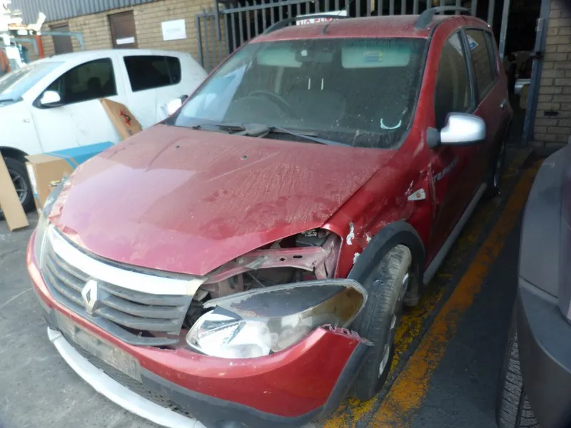 2012 Renault Sandero  view 3