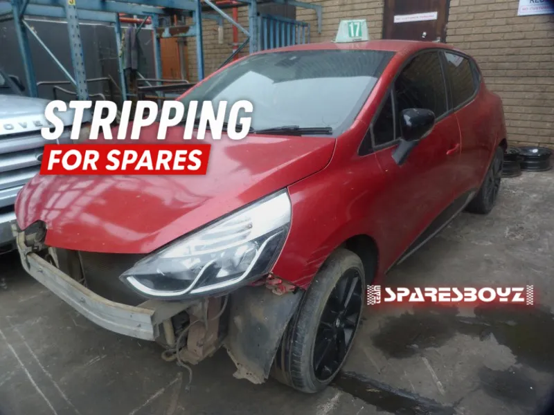 2013 Renault Clio view 2