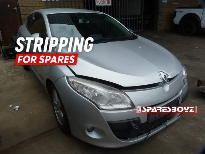 2010 Renault Megane  view 1