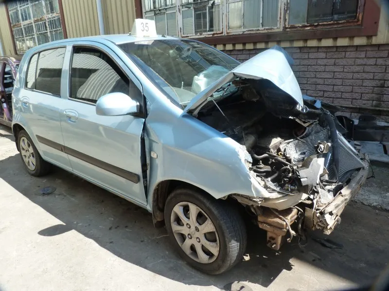 2010 Hyundai Getz G4EE view 4